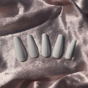 White gel press on nails